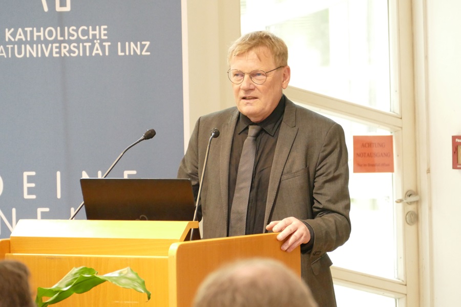 Rektor Univ.-Prof. Dr. Christoph Niemand, Universitätsprofessor der neutestamentlichen Bibelwissenschaft an der KU Linz © KU Linz/Eder
