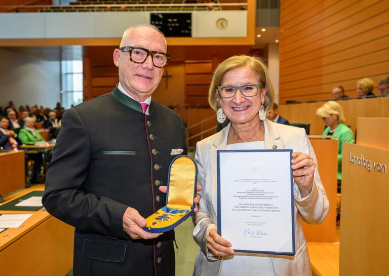 Verleihung des Silbernen Komturkreuzes Niederösterreich an Prof. Dr. Herbert Grüner_Foto © NLK Burchhart