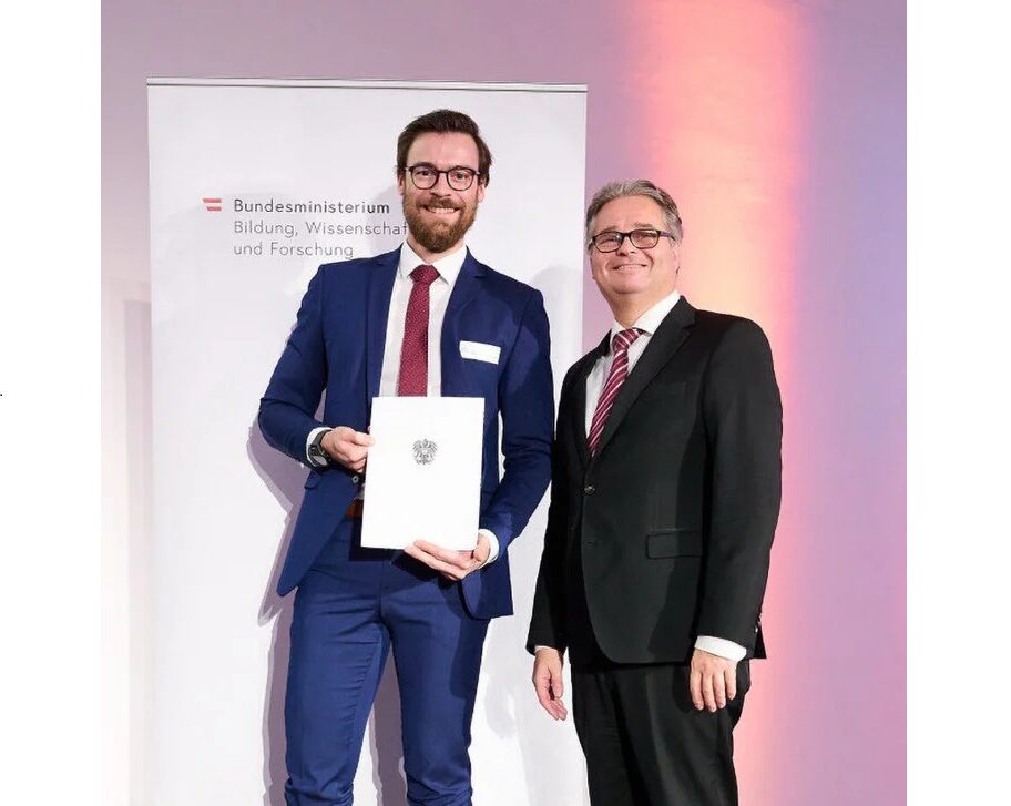 Verleihung des Staatspreises "Award of Excellence" für Lukas Zell © PMU