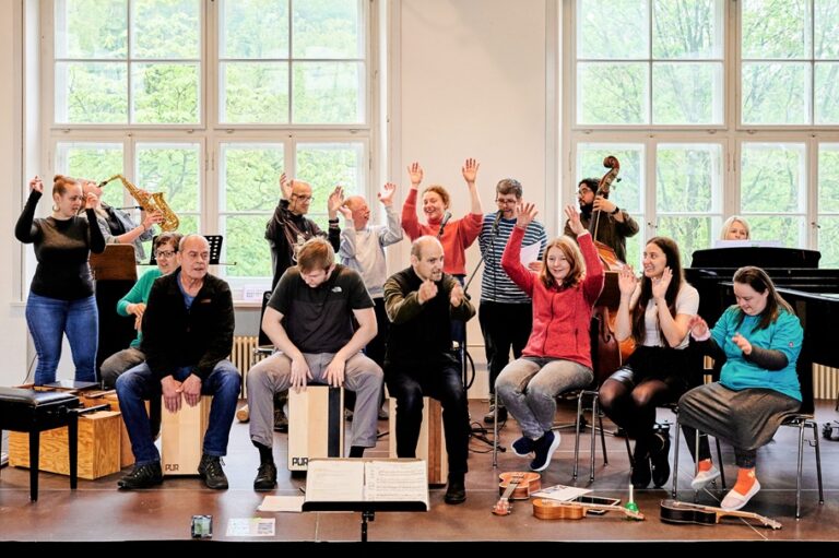 Bei der dritten Auflage des Konzerts „Musik Inklusiv(e)“ stehen Menschen mit und ohne Behinderung gemeinsam auf der Bühne. © Victor Marin