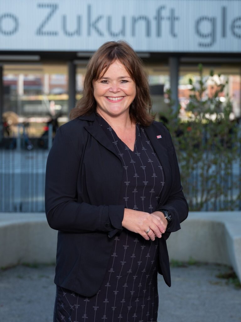 Priv.-Doz. Dr. Margit Raich wird mit 1. Jänner 2026 die Agenden als Rektorin und Geschäftsführerin der Privatuniversität UMIT TIROL übernehmen. (Foto © Martin Vandory)