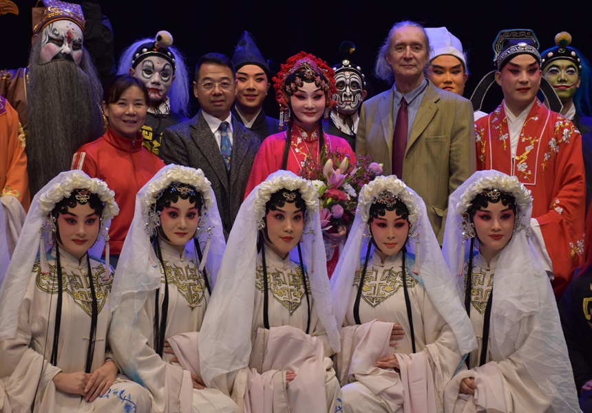 Foto: chinesisch-burgenländische Kooperation: v.l.n.r.: Hang Wang, Prof. Elena Cupons, Dekan Günther Kleidosty, Mei Li, Rektor Gerhard Krammer, Botschaftsrat Zhongcheng Wang (Botschaft der VR China) © JHP, Landesholding Burgenland