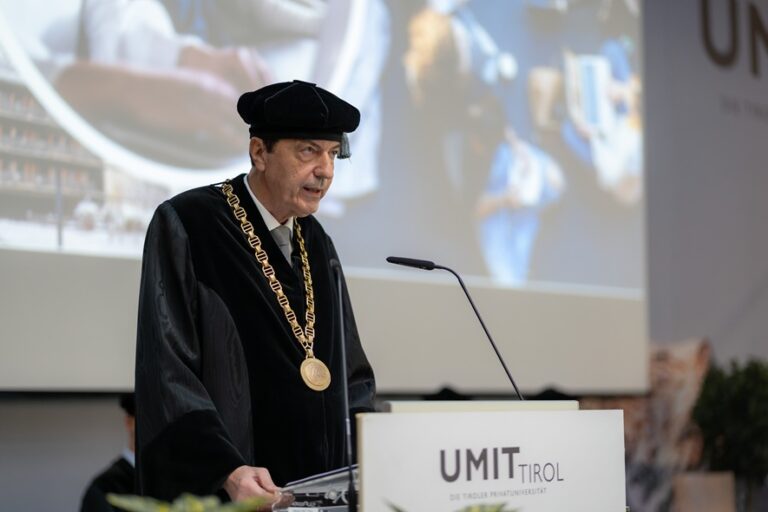 Foto: Rektor Univ.-Prof. Dr. Rudolf Steckel © UMIT TIROL / Friedle