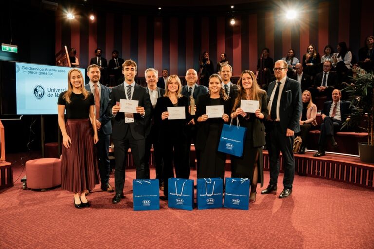 Foto: CECC 2025 an der MU © MU Bildunterschrift: v.l.n.r.: Lilla Mlynarik, András Viszkievicz, Pablo Losantos, Heimo Ertl, Alba López-Dóriga, Miklós Kozma, Nora Arza, José Luis de Cea-Naharro, Marta Serrano, Zsolt Ábrahám Bildrechte: Modul University Vienna