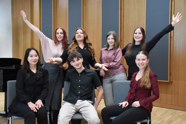 Foto: Die Sänger*innen der JHP gastieren am 13. November im ORF-Landesstudio. © JHP