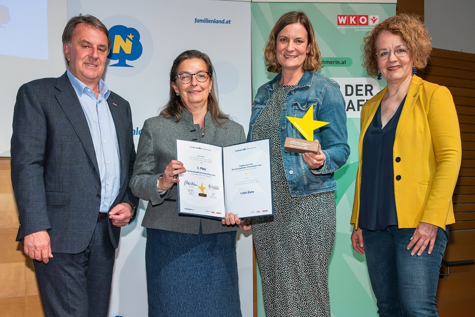 Foto (v. l. n .r.): WKNÖ-Präsident Wolfgang Ecker, Sabine Siegl-Amerer (Prorektorin der KL Universität), Christina Schwaiger (Leitung Personalmanagement KL Universität), Landesrätin Christiane Teschl-Hofmeister © Kraus