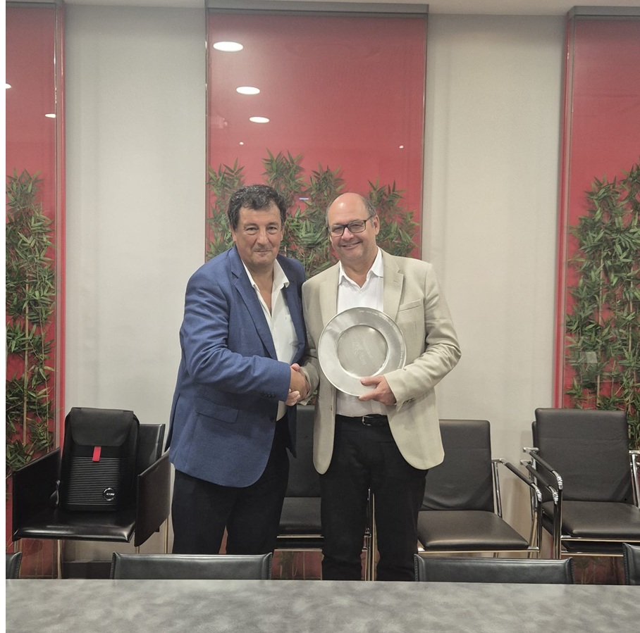 Foto: scheidender EUPHE-Präsident Antonio Alonso (AEEN, Spanien) und Karl Wöber (ÖPUK, Österreich)_copyright_UGEI / Sophie Savin