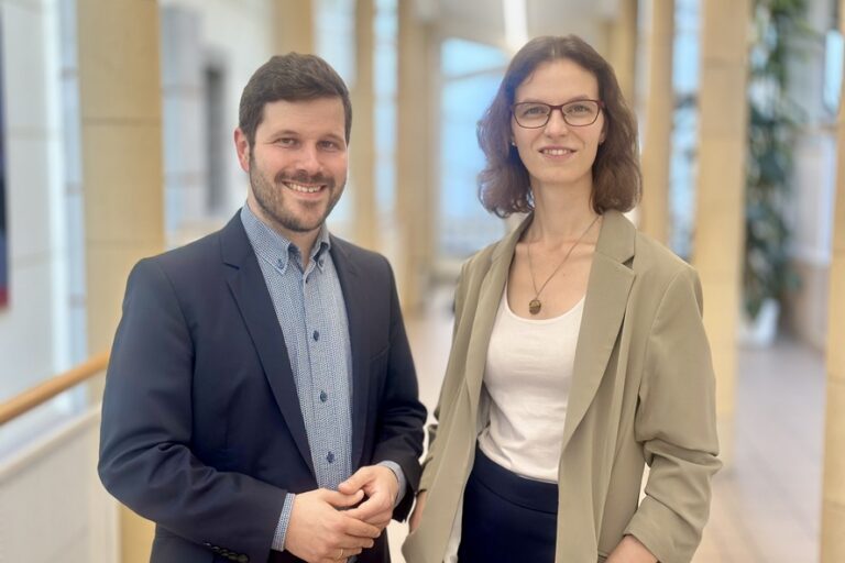 Foto: Univ.-Prof. Dr. Michael Pfister und Univ.-Prof.in Dr.in Isabella Bruckner © KU Linz / Hermine Eder